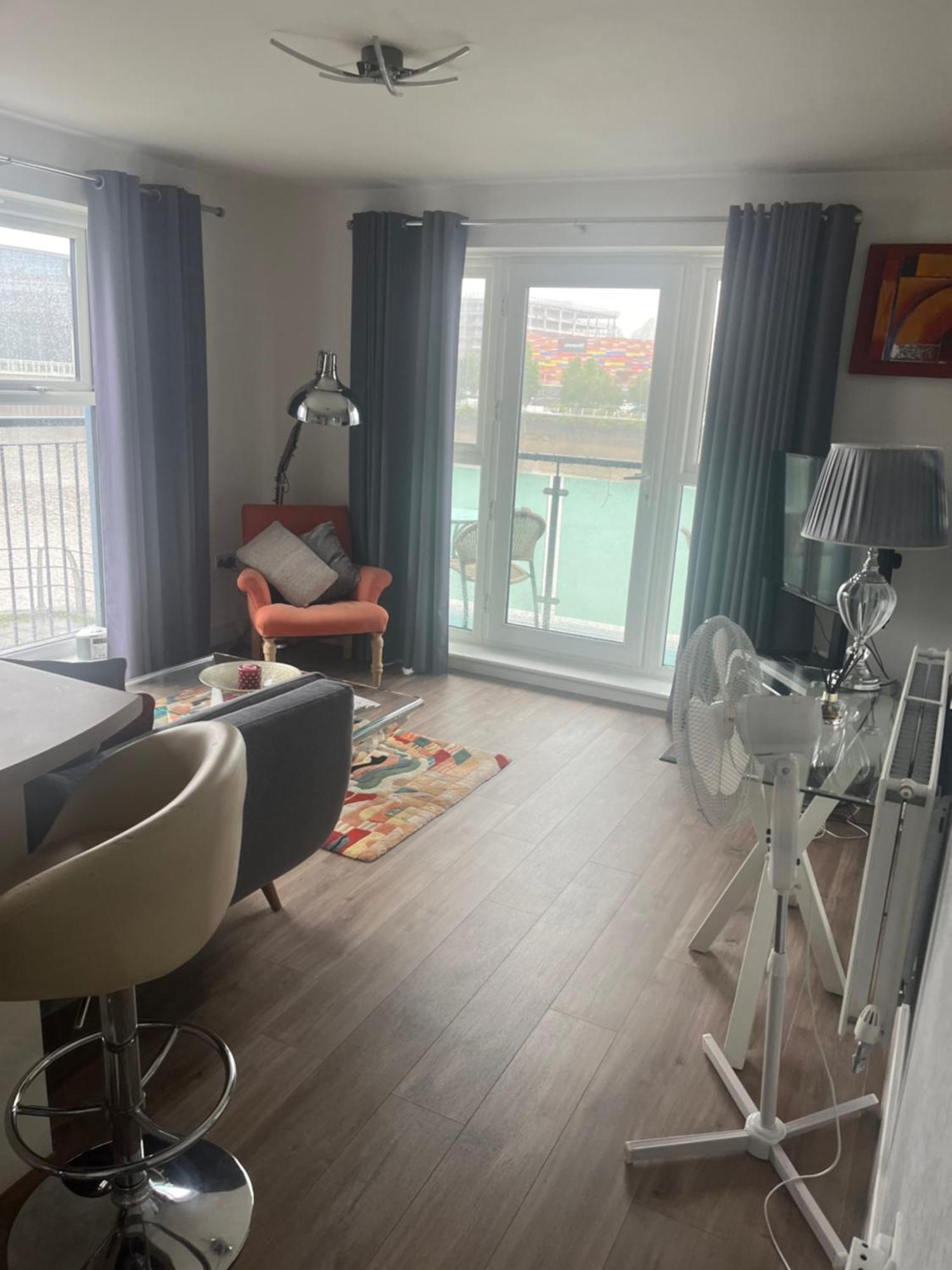 Luxury Riverside 2 Bedroomed Apartment With Balcony 뉴포트 외부 사진